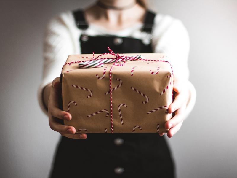 10 poklona kojim možete da ulepšate predstojeće praznike sebi  i drugima